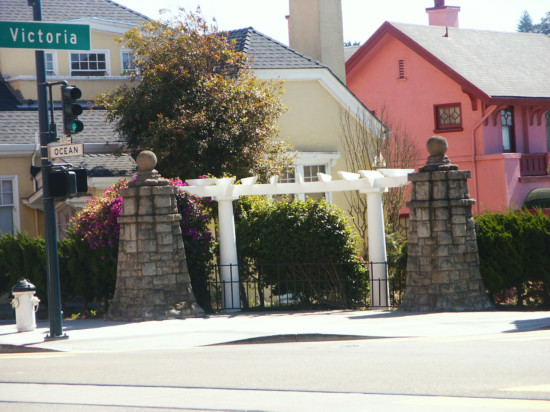 Ingleside Terraces trellis